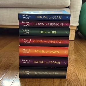 Throne of Glass series books 1-7. Read once- excellent condition.